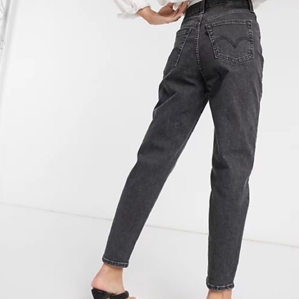 Levi’s High Waisted Faded Black Taper Jeans Womens Size 30 Mom Jeans 90s Fit